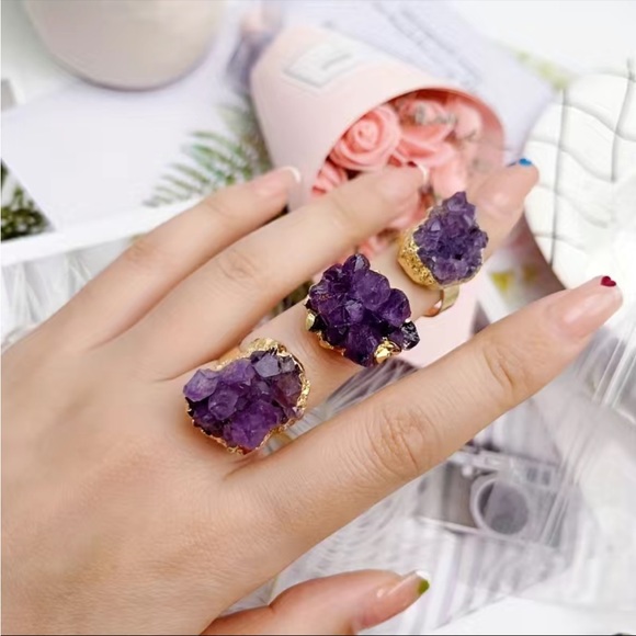 NATURAL RAW AMETHYST irregular stone crystal stone ring gold tone adjustable NWT - Picture 3 of 3